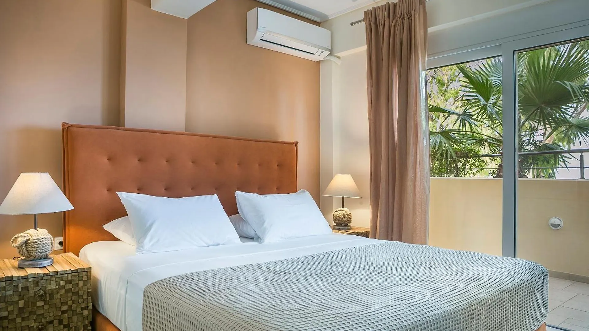 Meliti Waterfront Suites Karavomylos Aparthotel