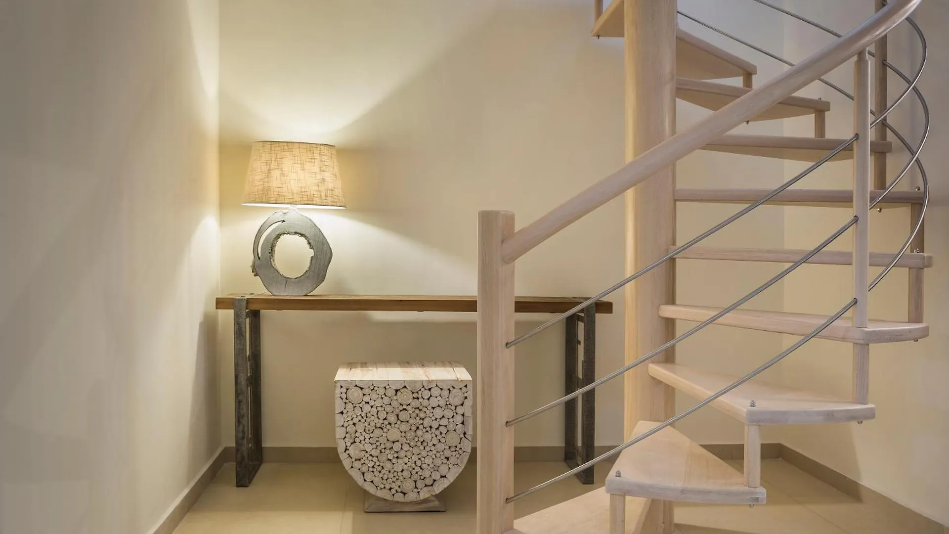 Meliti Waterfront Suites Karavomylos