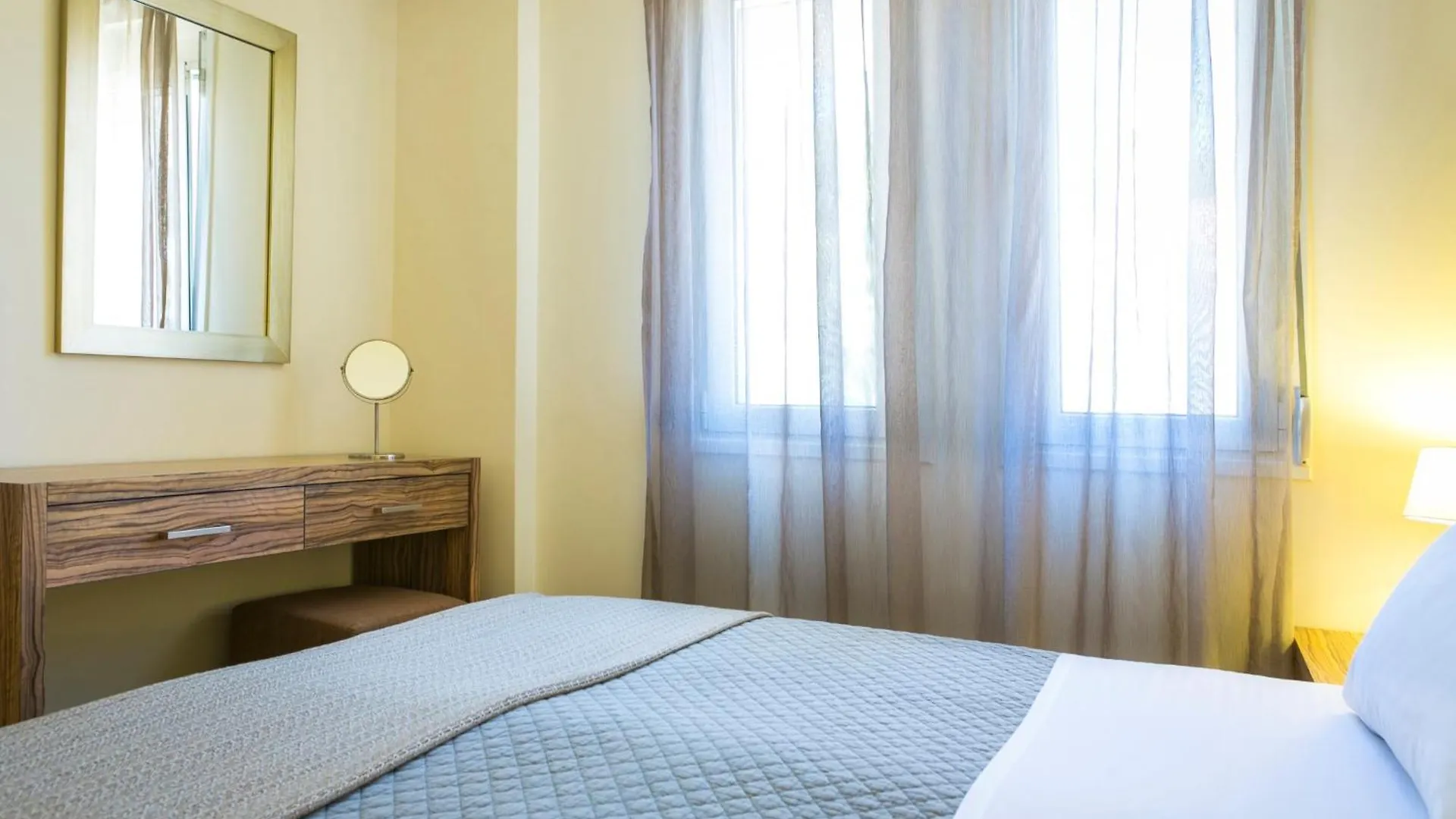 Aparthotel Meliti Waterfront Suites Karavomylos