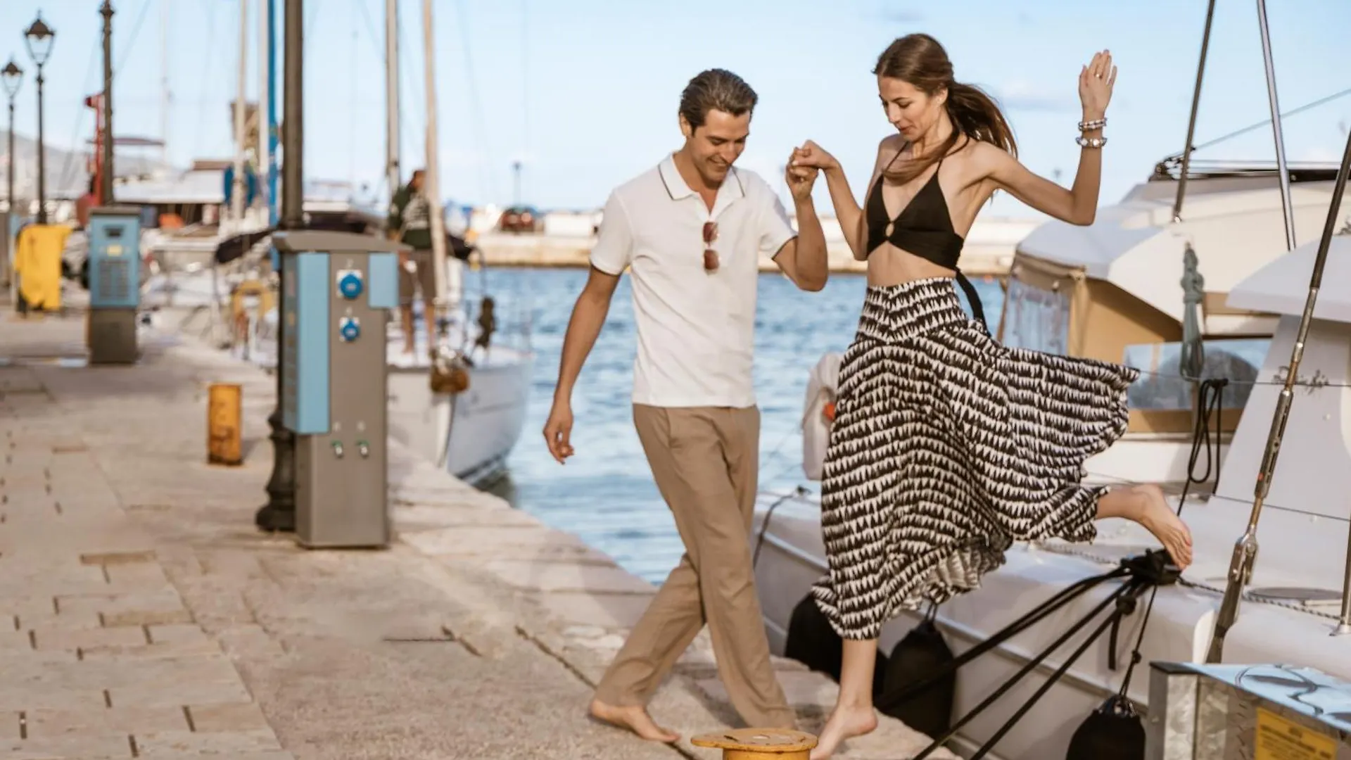 Meliti Waterfront Suites Karavomylos